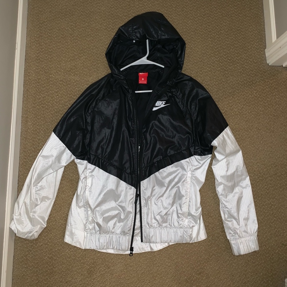Women’s Nike Windbreaker